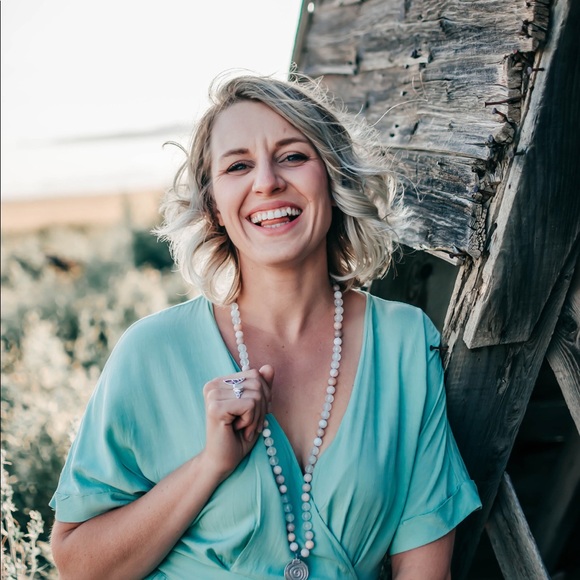 Meet your Posher, Caitlin - Picture 1 of 1